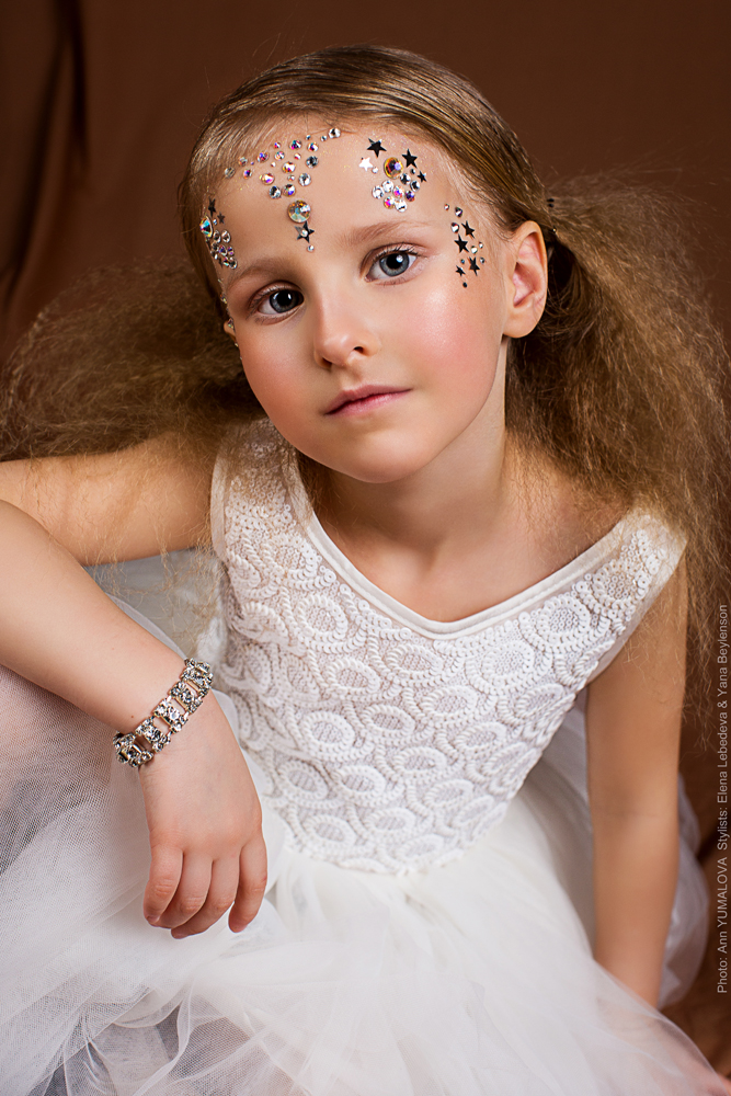 Диана Новицкая - аккредитованная модель Международной детской недели моды