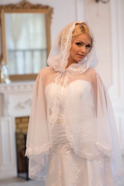 Белый венчальный платок