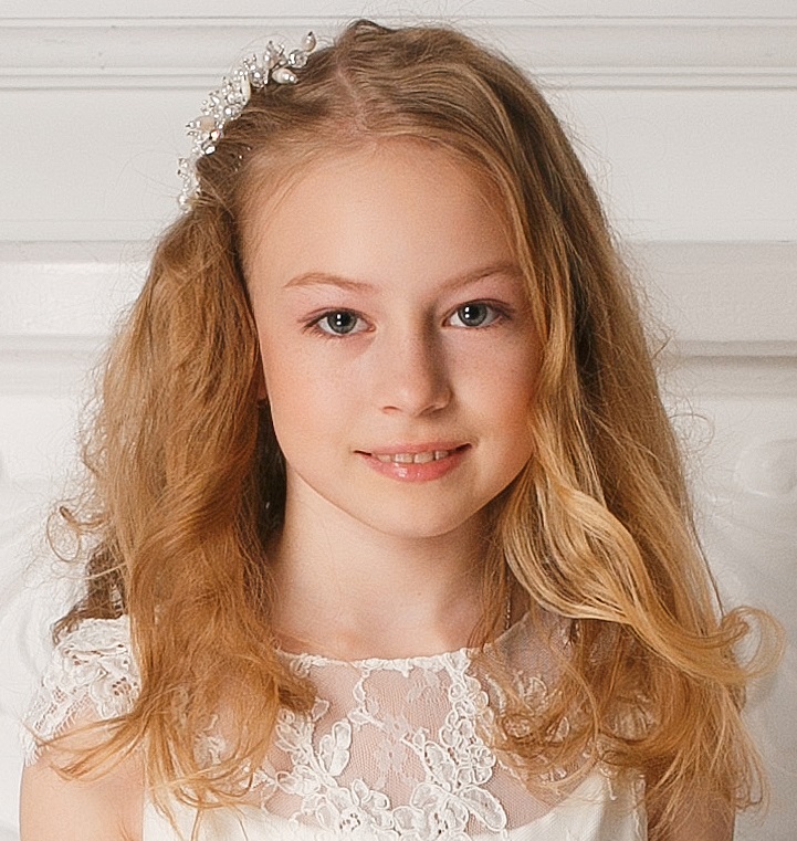 Юлия Вавилова - аккредитованная модель для участия в подиумных показах на Междунродной Детской Неделе моды