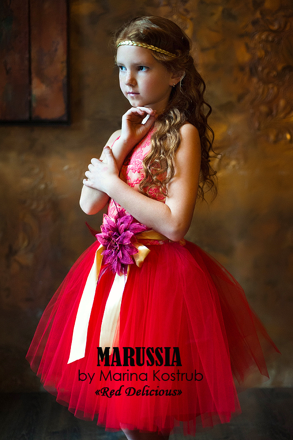 Мария Коструб - аккредитованная модель для участия в подиумных показах на Междунродной Детской Неделе моды