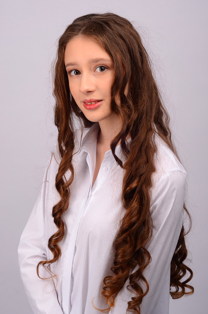 Элина Кадырова - аккредитованная модель для участия в подиумных показах на Междунродной Детской Неделе моды