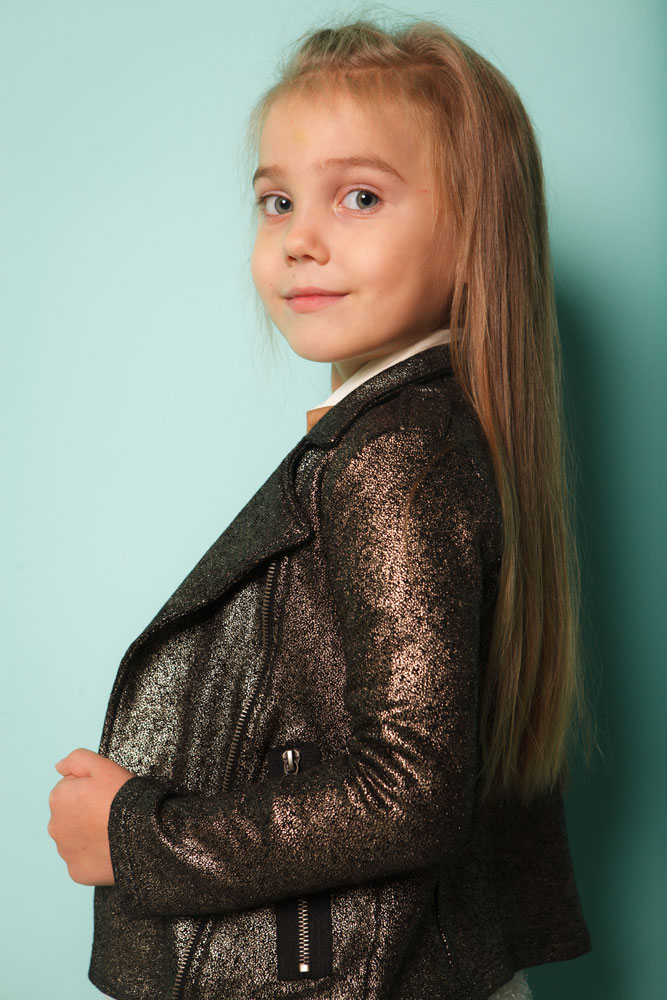 Ева Духовенко - аккредитованная модель для участия в подиумных показах на Междунродной Детской Неделе моды