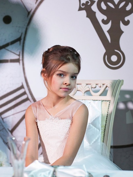 Арина Кромина - аккредитованная модель для участия в подиумных показах на Междунродной Детской Неделе моды